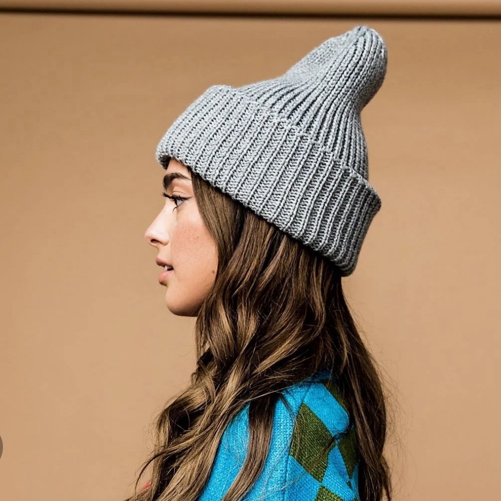 Dressed in LALA: Grunge Chic Beanie in Grey